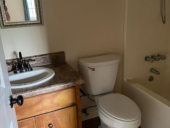 5th image of 114 Abbey Ct