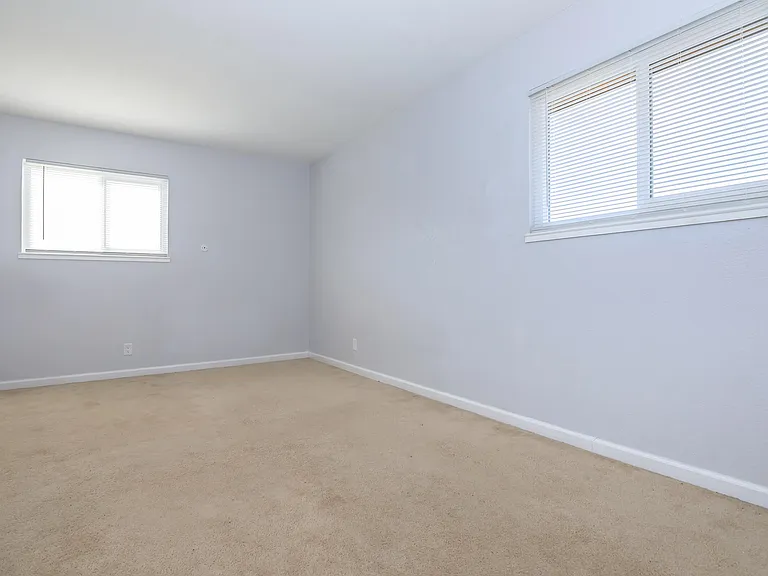 4401 Central Ave — Photo 37