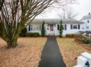 900 Lakeview Ave, Lowell, MA 01850
