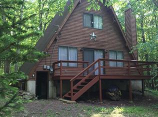 230 Powderhorn Rd, Henryville, PA 18332