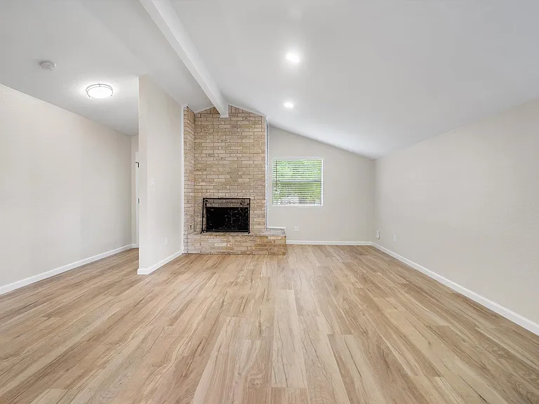 10300 E Rutland Vlg — Photo 24