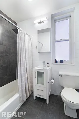 Rented by REAL New York | media 7