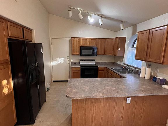 5th image of 43694 W WADE Drive