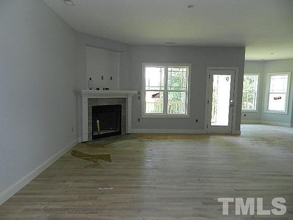 4th image of 111 Candlenut Ln