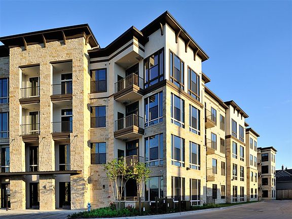2nd image of 2828 Old Spanish Trl APT 445