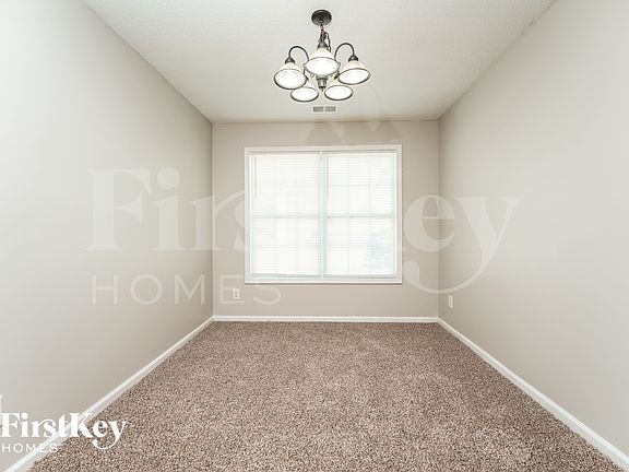 5th image of 255 Fieldview Ln