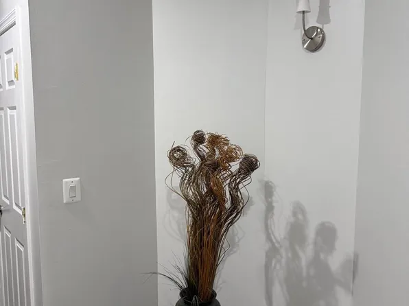 8159 Gilroy Dr, Lorton, VA 22079