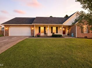 1014 Fox Meadow Cir, Bluff City, TN 37618