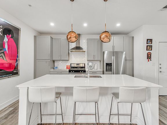 4th image of 5710 McCommas Blvd #202