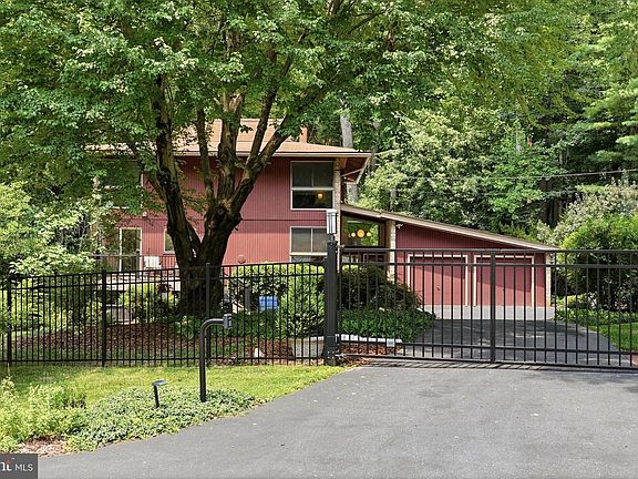 2nd image of 12920 Falmouth Dr