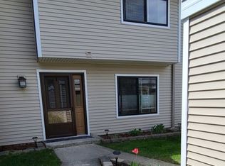 1069 Cascade Dr, Aurora, IL 60506