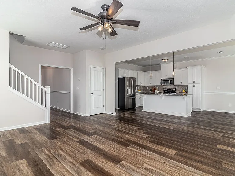 4831 Fairmont Dr — Photo 11