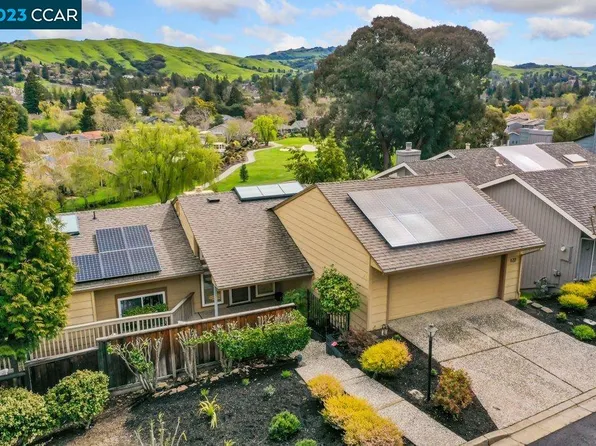 122 La Quinta St, Moraga, CA 94556