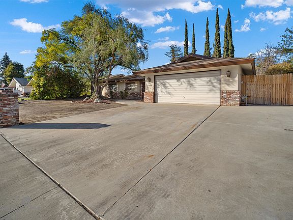 4th image of 7900 Kamloops Dr