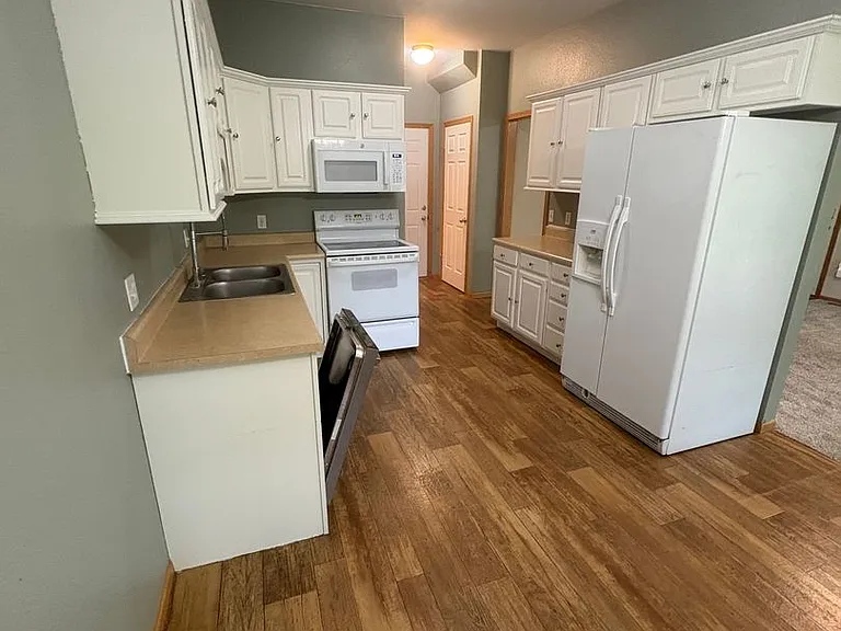 3852 Jay Ln — Photo 7