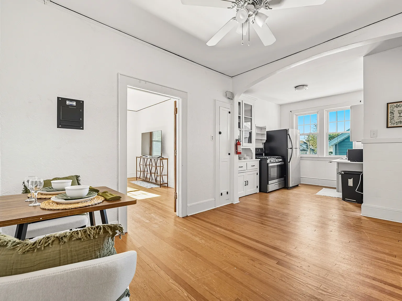 2 bed, $3,150 — Photo 2
