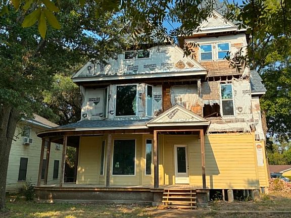 2nd image of 211 N Pleasant St