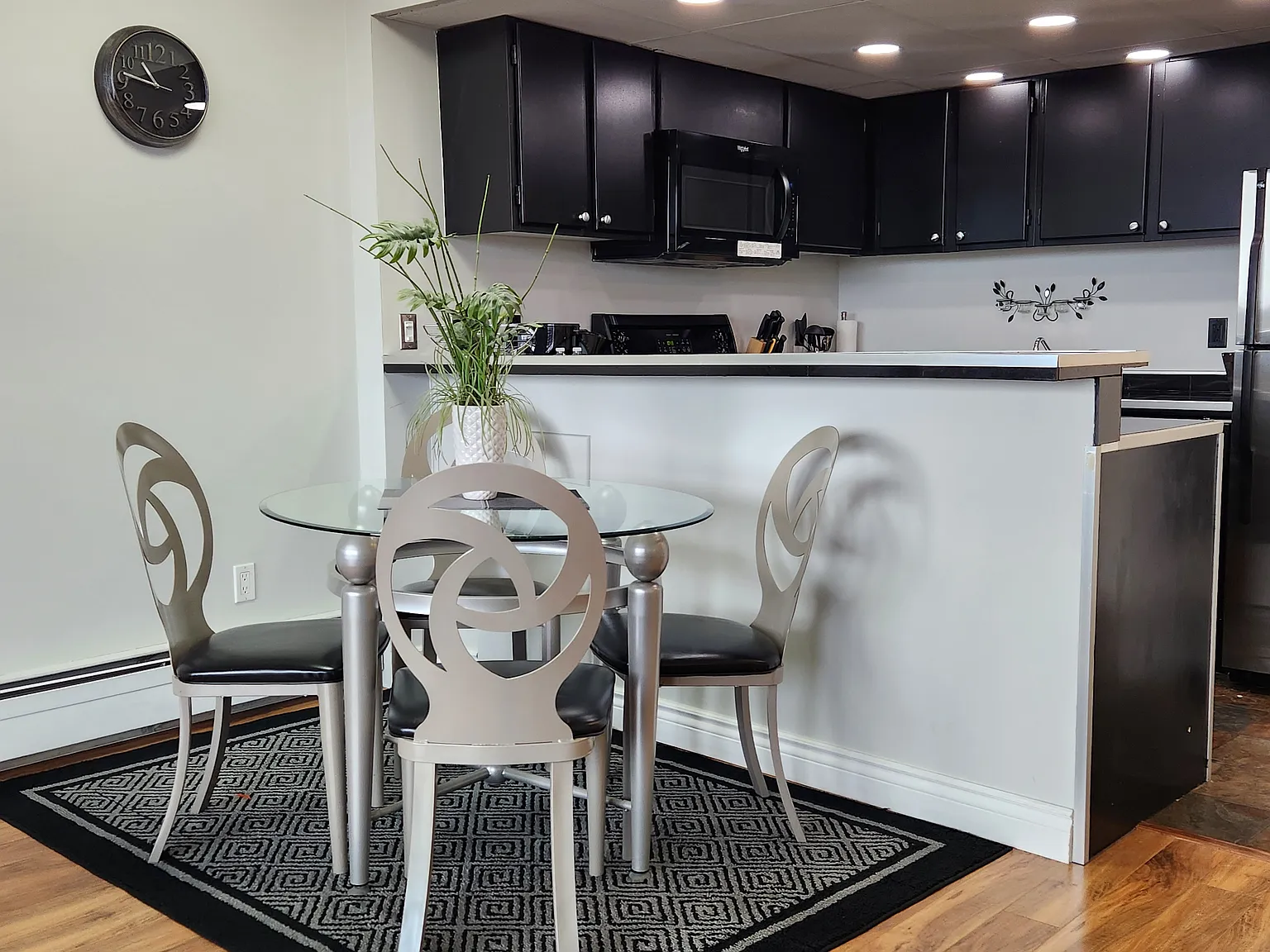 1 bed, 630 sqft, $2,295 — Photo 2
