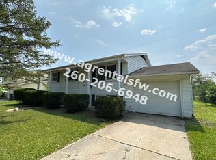 2034 Embassy Dr, Fort Wayne, IN 46816