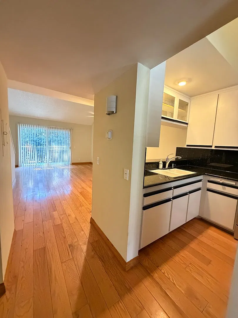 Orangetree: Upper 1 Bedroom 1 Bath Condo With Loft, — Photo 2