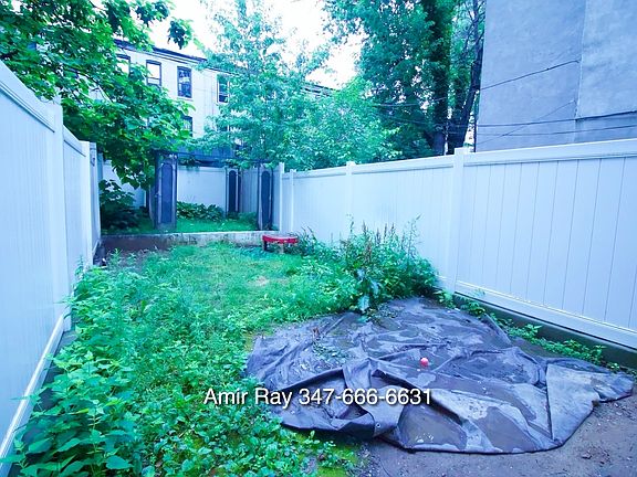 3rd image of 231 Bainbridge St #1L