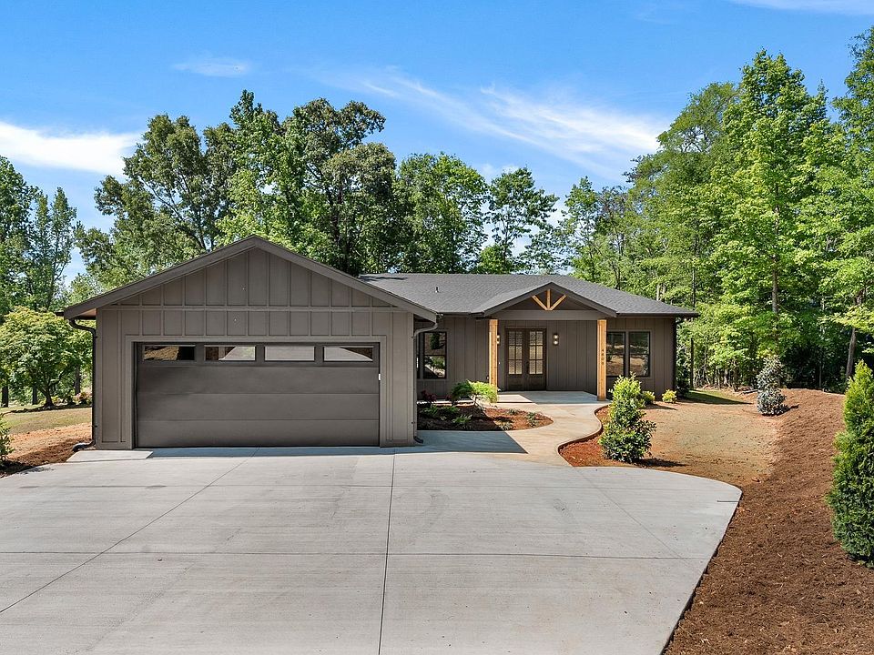 1st image of 4809 Great Oaks Dr