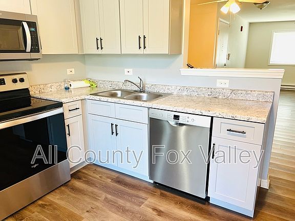 4th image of 170 Waters Edge Dr #1