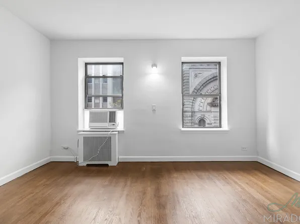 39 West 16th Street image 4 of 11