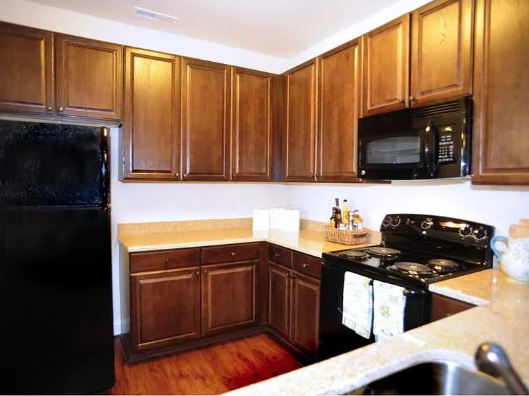 Briton Trace Apartments — Photo 20