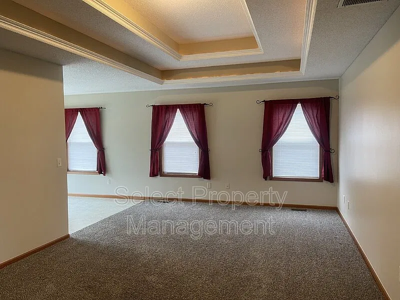 3 bed, 2.0 bath, 1278 sqft, $1,599 — Photo 2
