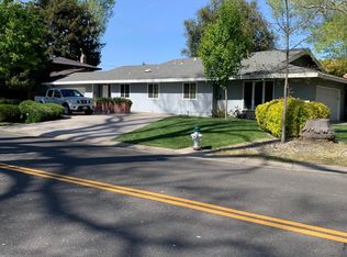 5221 S Land Park Dr, Sacramento, CA 95822