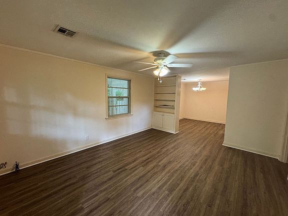 2nd image of 4235 Hickory Dr
