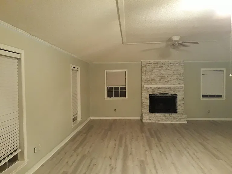 115 Sandlewood Cir N — Photo 5