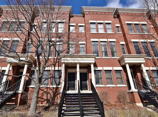 220 Lake St #31A, Elgin, IL 60120