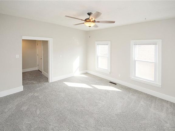 3rd image of 212 S Coy St
