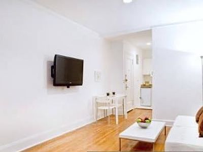 3rd image of 305 E 44th St APT 4B