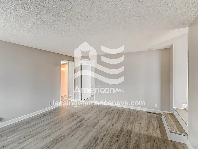 1414933_002_wm_-_living_room_13546656.jpg