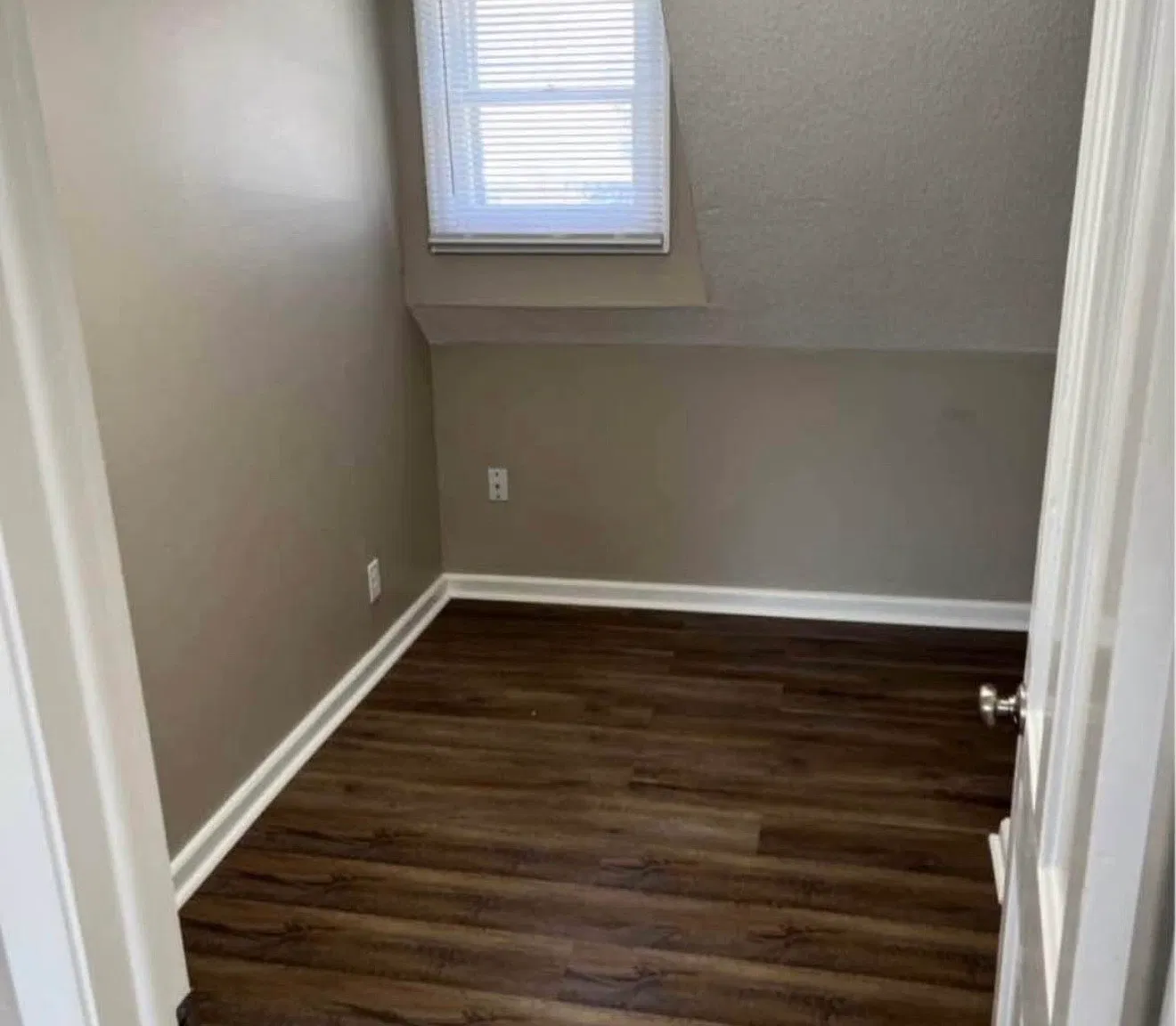 215 E Church St — Photo 2
