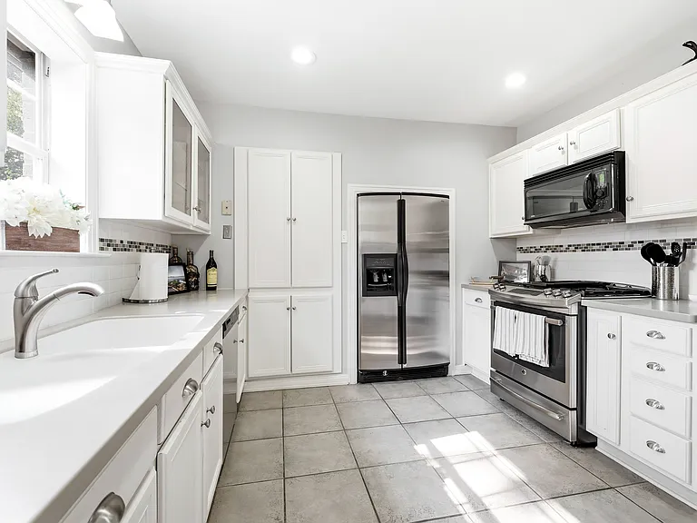 5330 McCommas Blvd — Photo 9