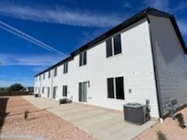 379 N 2050 W — Photo 16