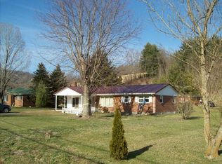 323 Apple Valley Rd, Marion, VA 24354