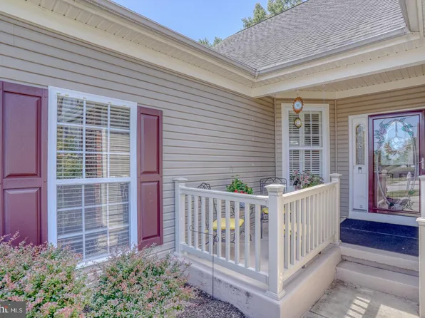 100 Springmill Dr, Middletown, DE 19709