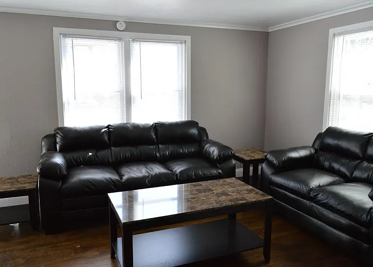 244 Harriette Ave — Photo 2