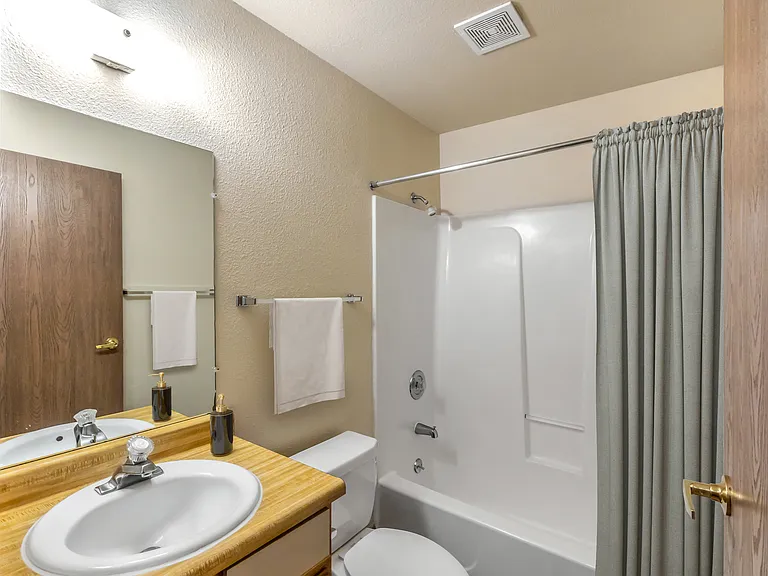 Sierra Sage Apartments — Photo 6