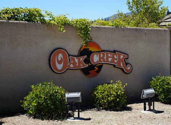 4th image of 967 Oak Creek Ct