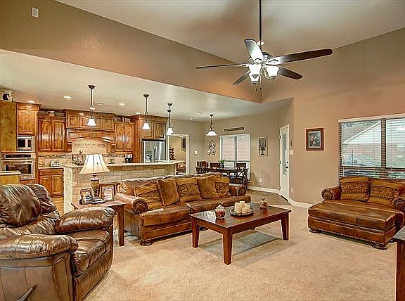 4th image of 430 Woodland Dr