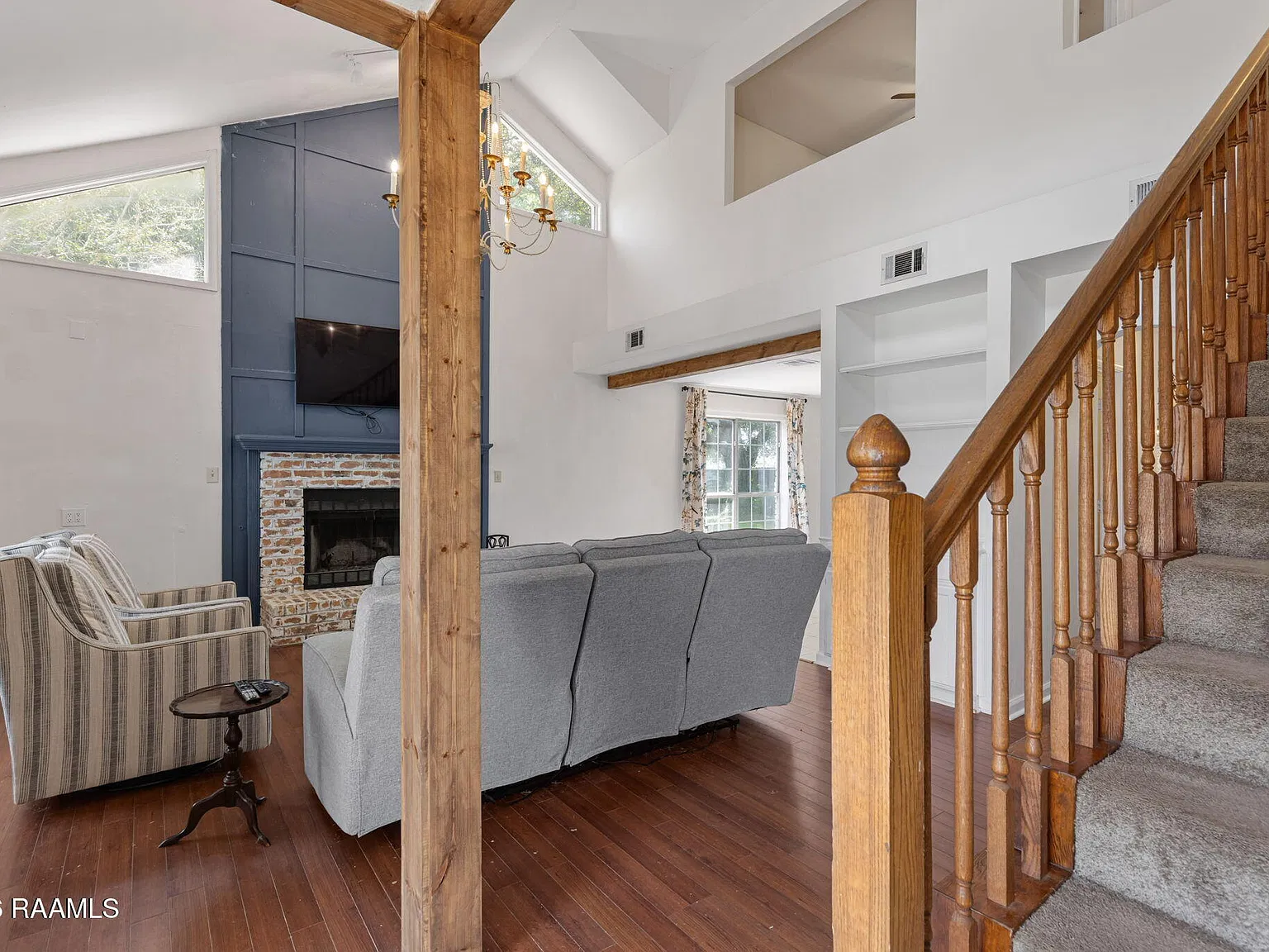 4 bed, 2.5 bath, 2000 sqft, $2,100 — Photo 3