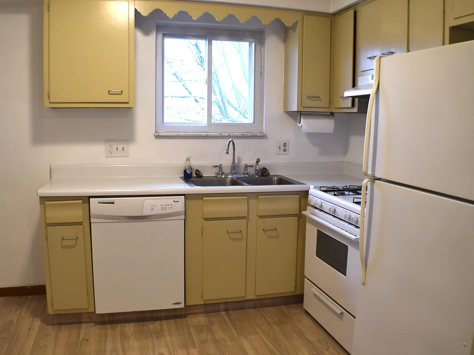 Squire Colony Apartments — Photo 2