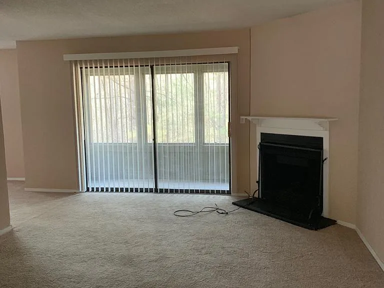 122 Seasons Pkwy — Photo 3