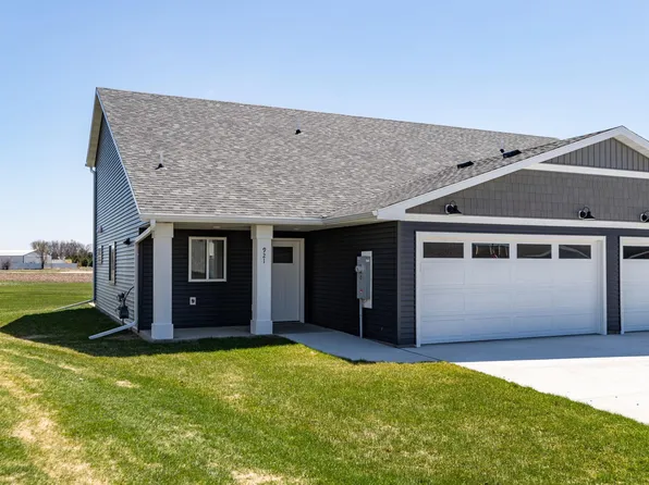 921 3rd Ave SE, Hayfield, MN 55940
